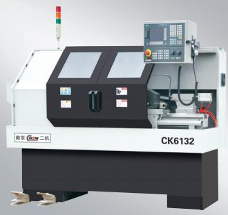 CK6132/CK6432 型数控车床